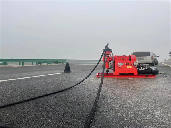 上高马路路基路面开裂下沉注浆加固灌浆